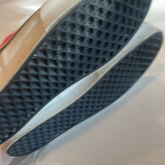 Hot Pink Vans women’s 6.5 , laces, men’s 5 - Picture 7 of 10